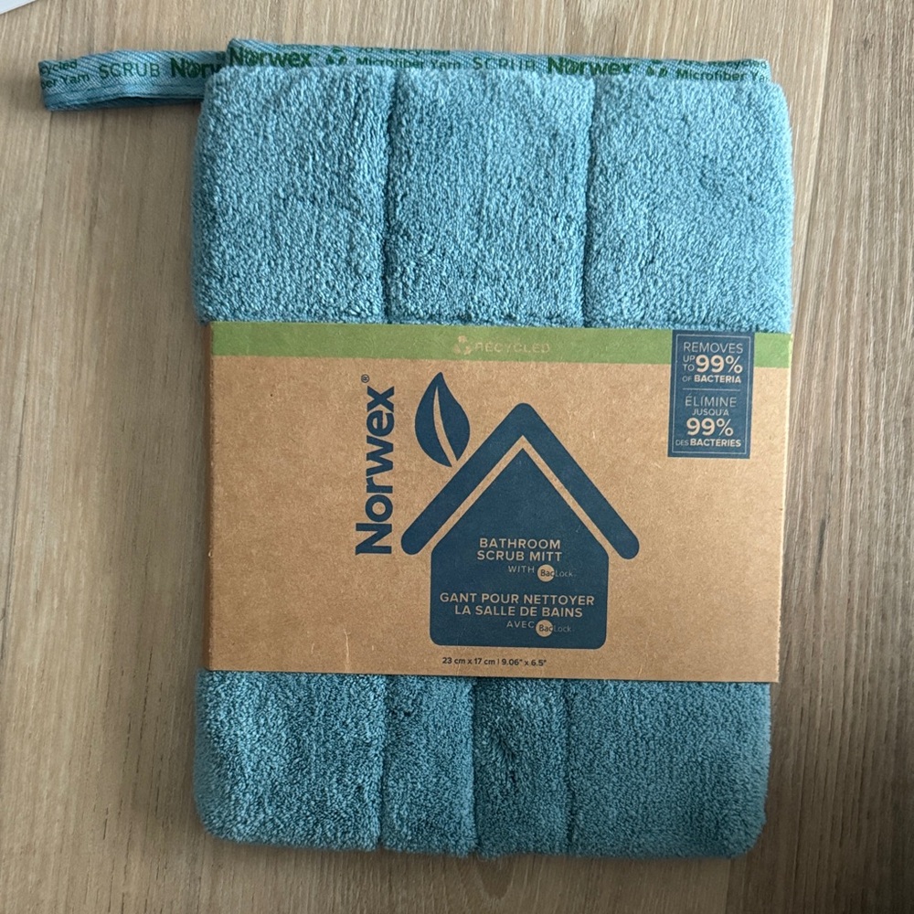 Norwex Aqua Bathroom Scrub Mitt